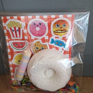 Donut stoepkrijt traktatie met stickers