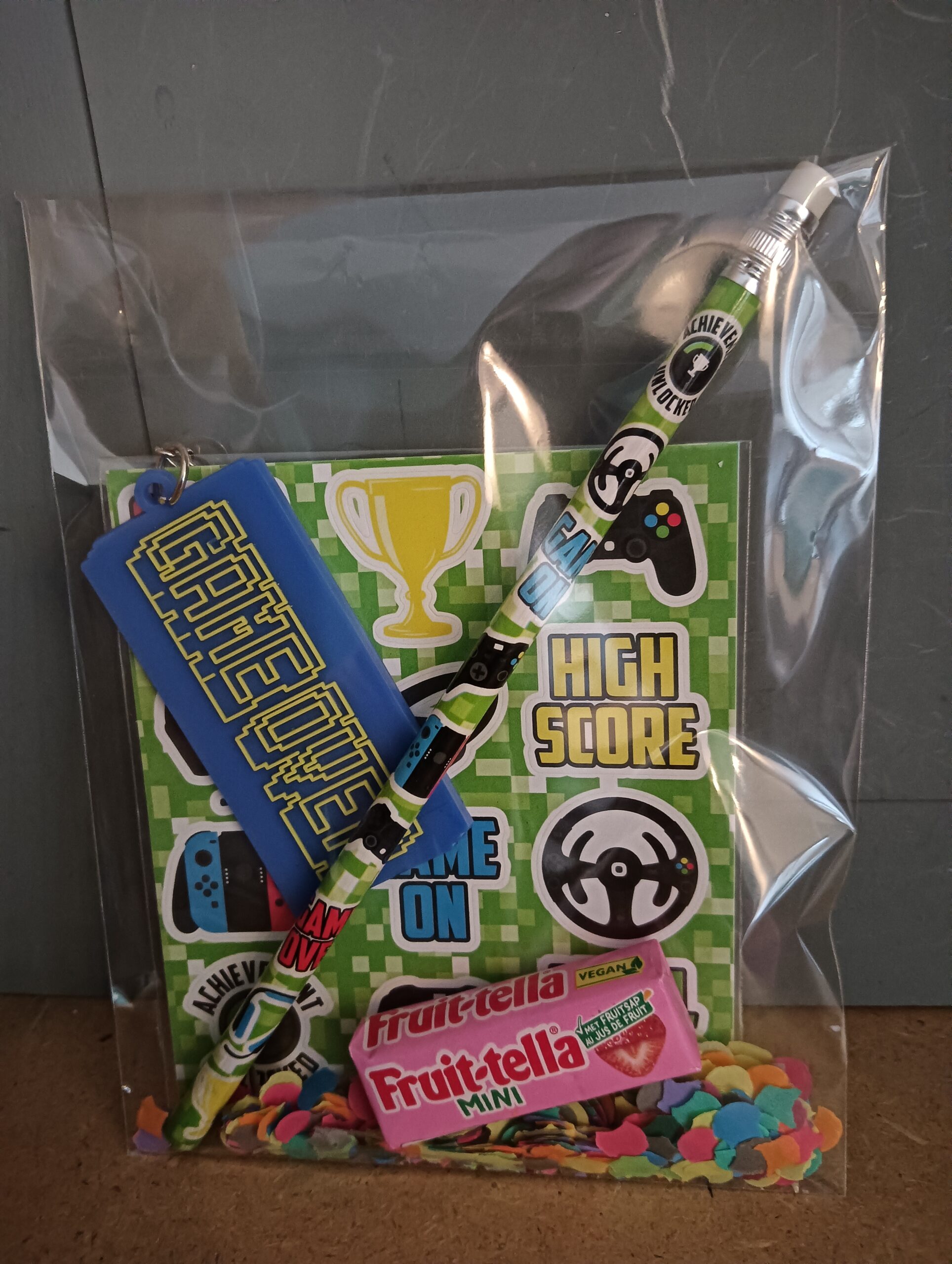 Game traktatie stickers/sleutelhanger/potlood