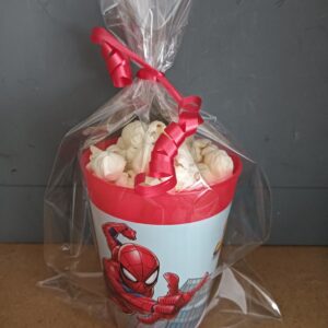 Spiderman beker gevuld met popcorn