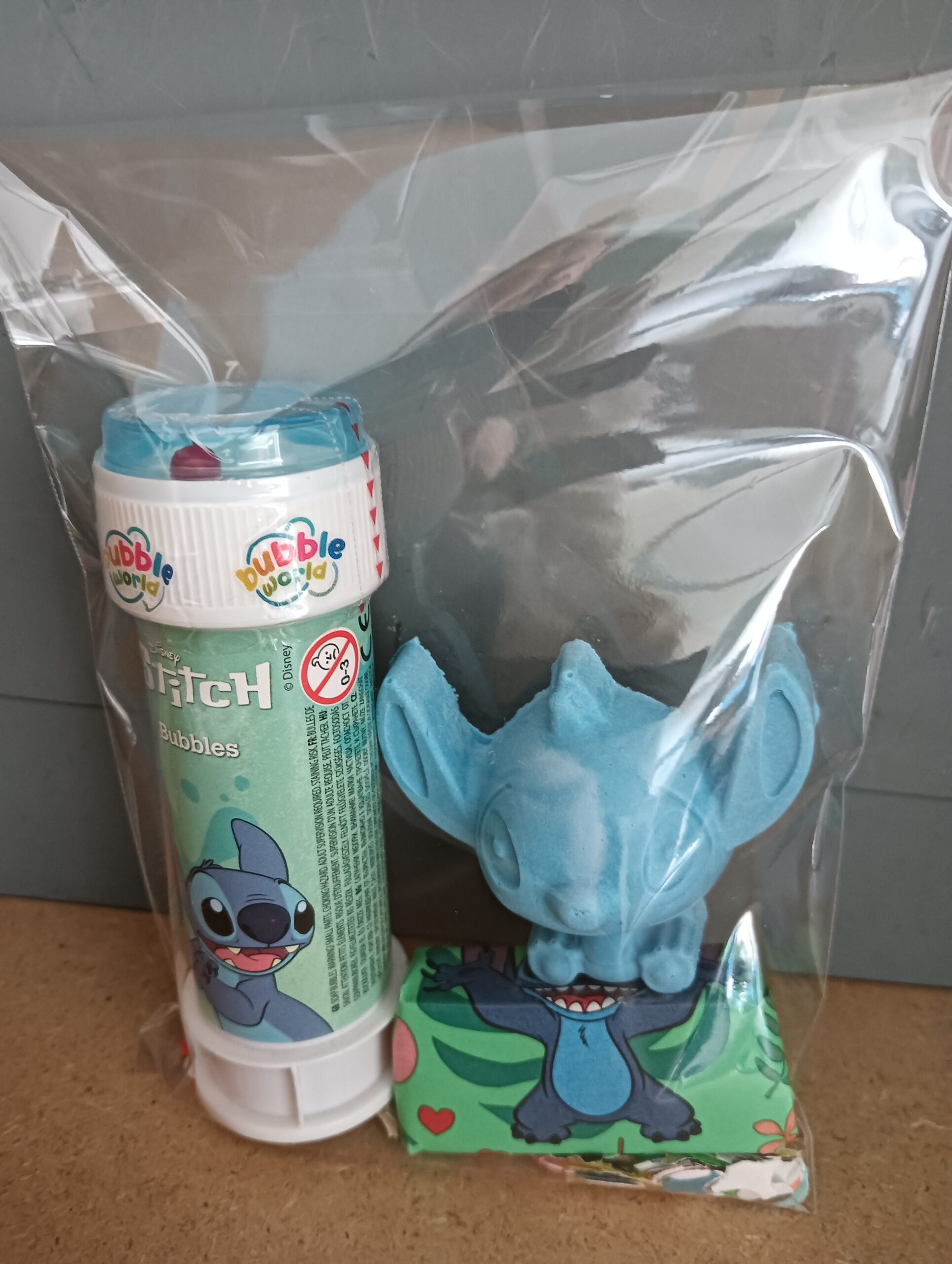 Stitch traktatie met bellenblaas