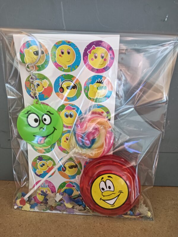 Smiley traktatie stickers/sleutelhanger/jojo