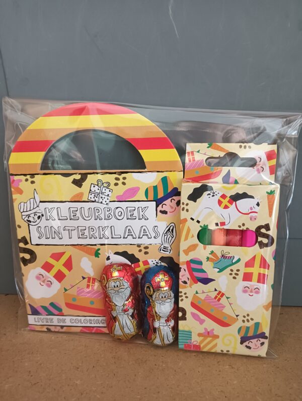 Sinterklaas traktatie kleurboekje/kleurpotloodjes