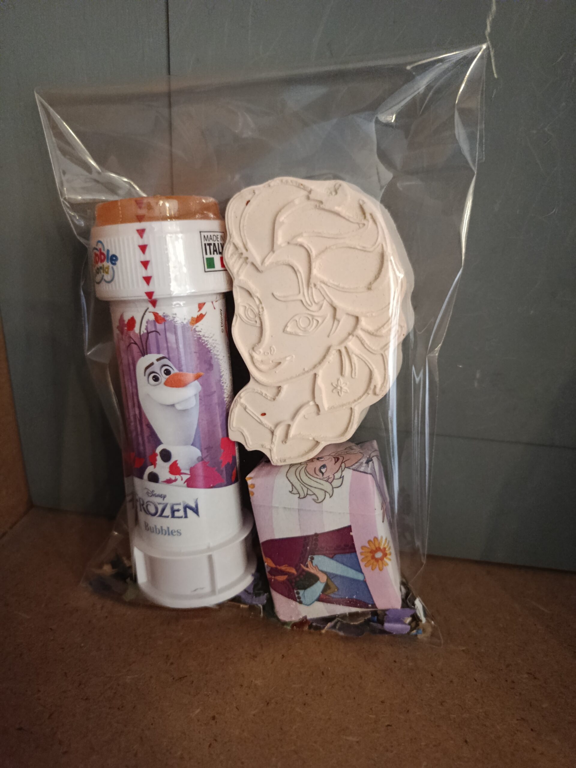 Frozen stoepkrijt Elza met bellenblaas