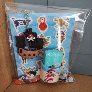 Piraten traktatie stickers/sleutelhanger