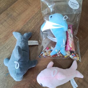 Afscheid knuffel dolfijn traktatie