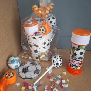 Voetbal traktatie beker/bellenblaas/fluitje