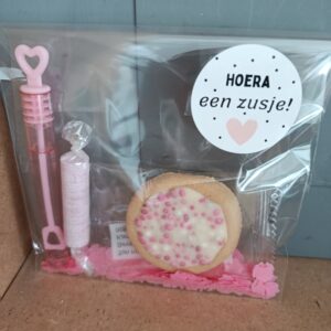 Geboorte traktatie roze koekje/rolletje